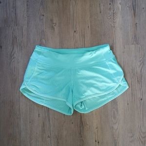 Speed up shorts size 4